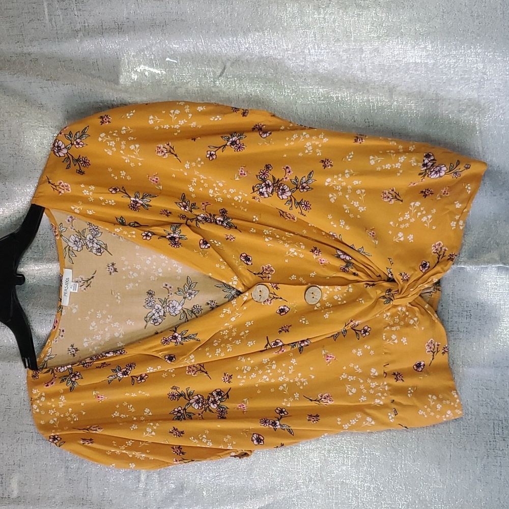 Mustard yellow persaya XL Floral front twisted top